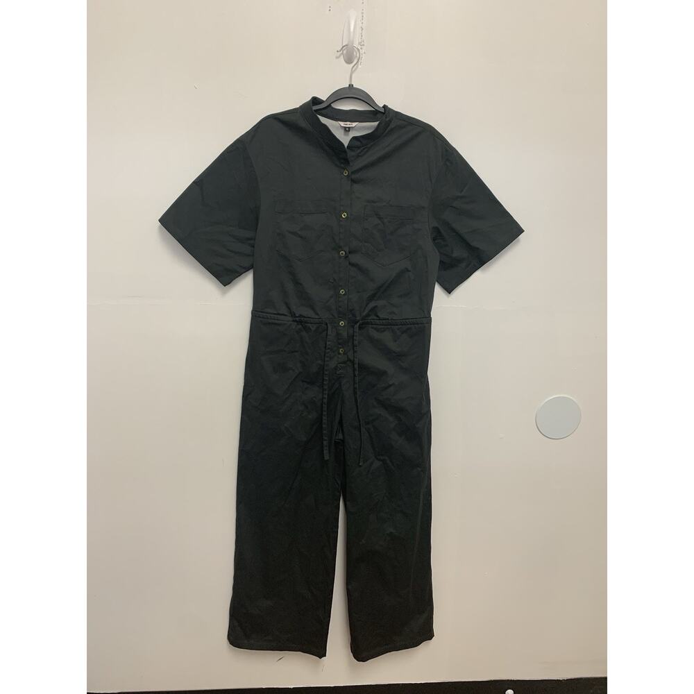Chic Black Button-Up Jumpsuit